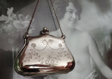 London Jewelry Vintage впервые принимает участие в южной выставке ювелирных изделий в Сочи «ИнтерЮвелир 2023» на стенде №24 и представит эксклюзивное собрание  винтажных и антикварных Английских марок.